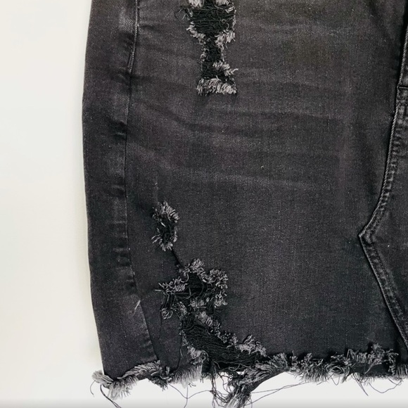 AMERICAN EAGLE High Waisted Black Distressed Denim Mini Skirt - Picture 12 of 13